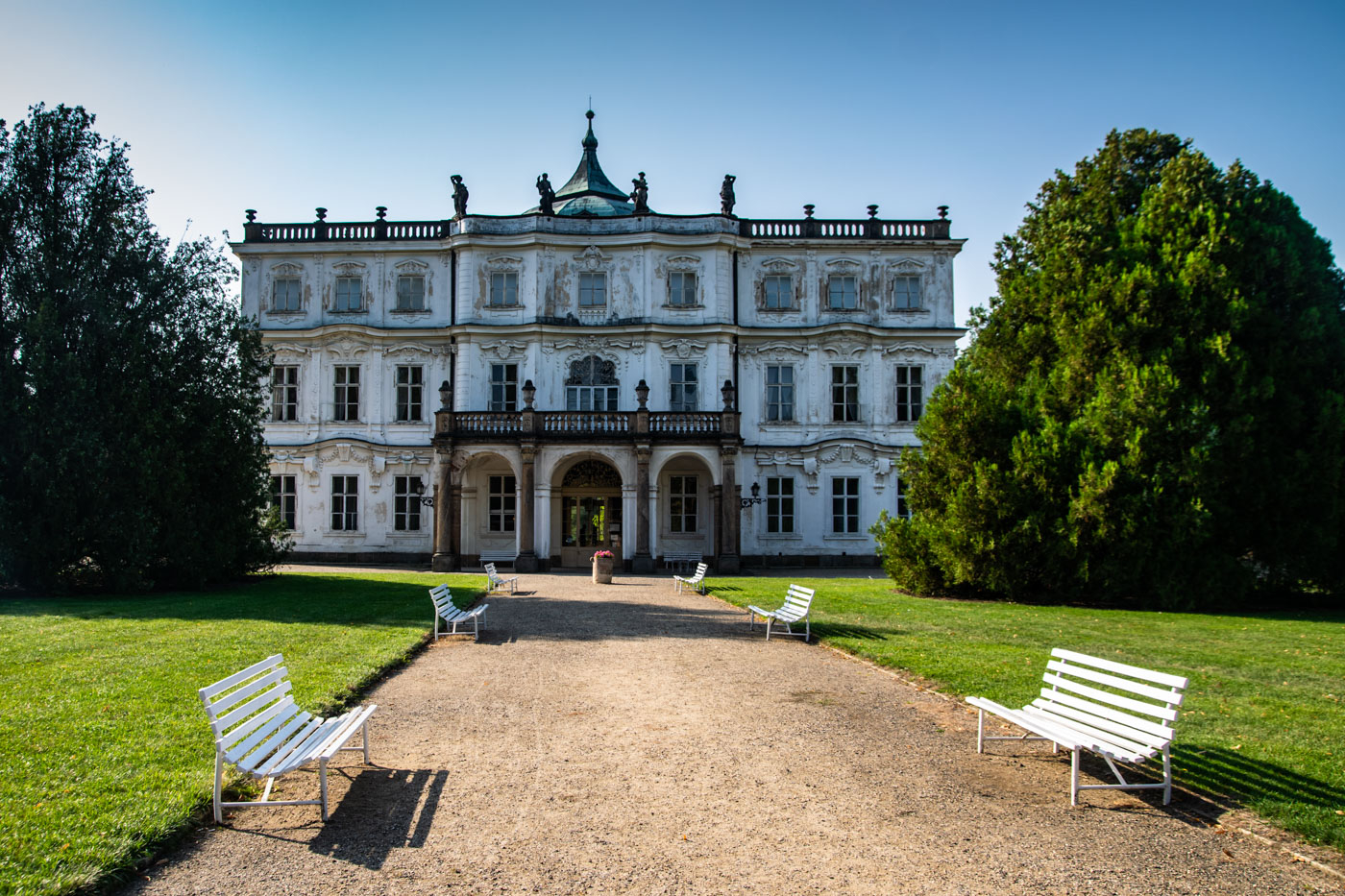 Ploskovice Castle