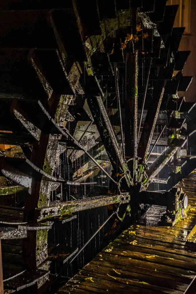 Mlýnské kolo / Mill-wheel (Čertovka)