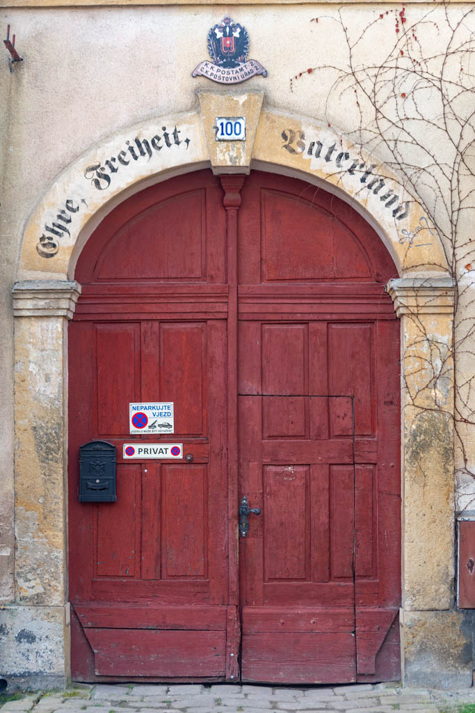 Poštovní úřad / Post office
