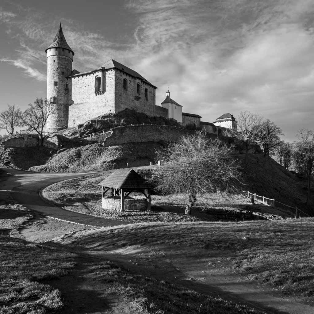Kunětická hora - hrad / castle