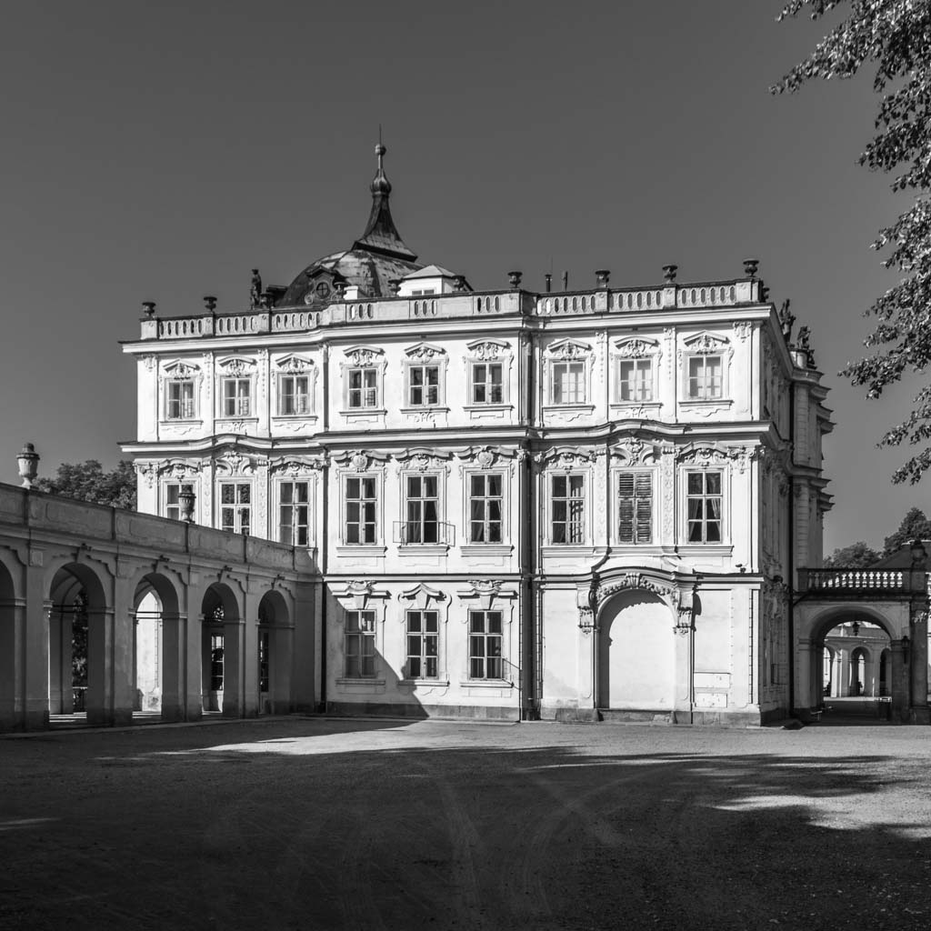 Zámek / Castle - Ploskovice