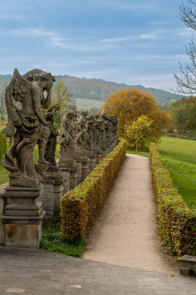 Sochy neřestí / Statues of vice